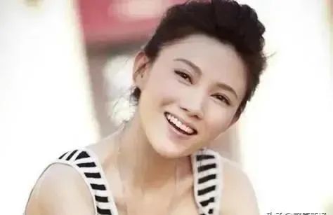 中国色演员的日常，友情、梦想与爱的温馨之旅