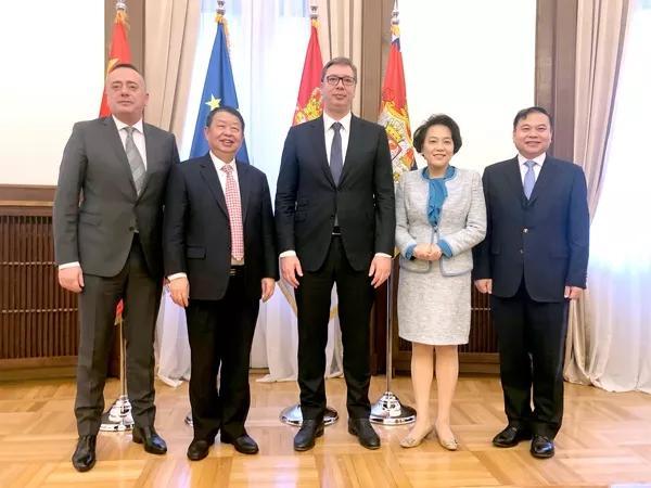 美国疫情最新动态下的特色小店独特魅力揭秘