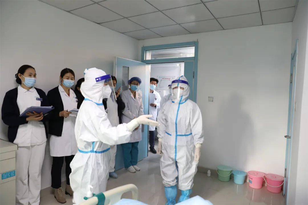 孕最新疫情下的小巷奇遇，繁华背后的特色小店故事