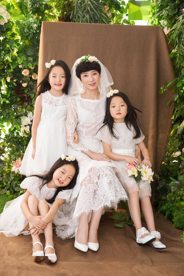 最新女儿们，现代视角下的多维度解读