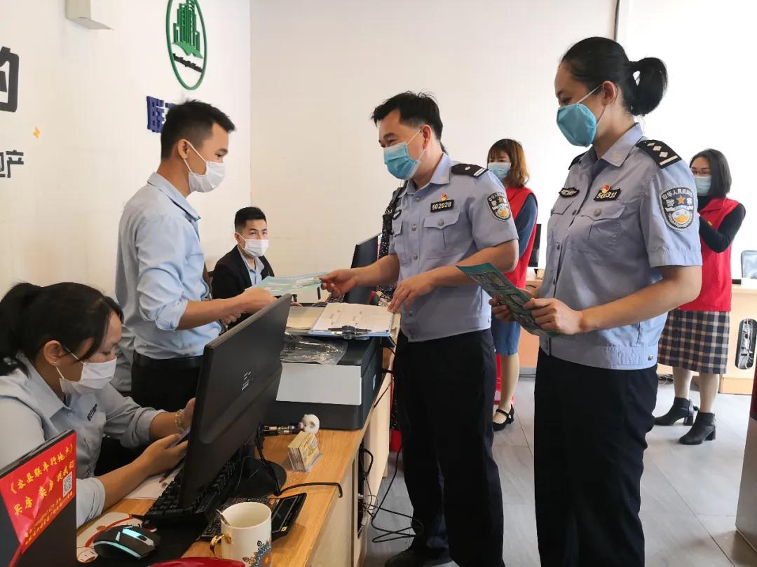 容县最新招工，小巷特色小店隐秘机遇揭秘